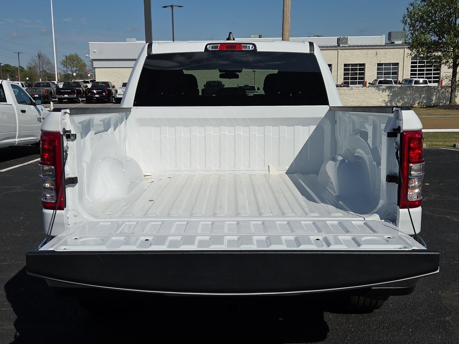 2022 RAM 1500 Big Horn 4x4 Crew Cab 5'7" Box