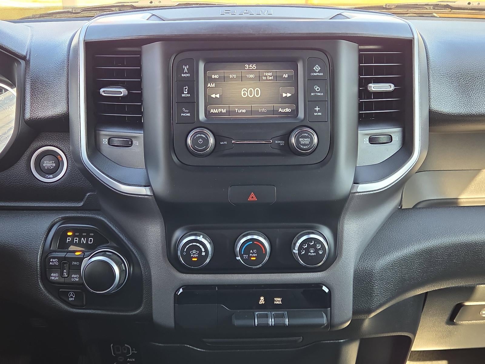 2022 RAM 1500 Big Horn 4x4 Crew Cab 5'7" Box