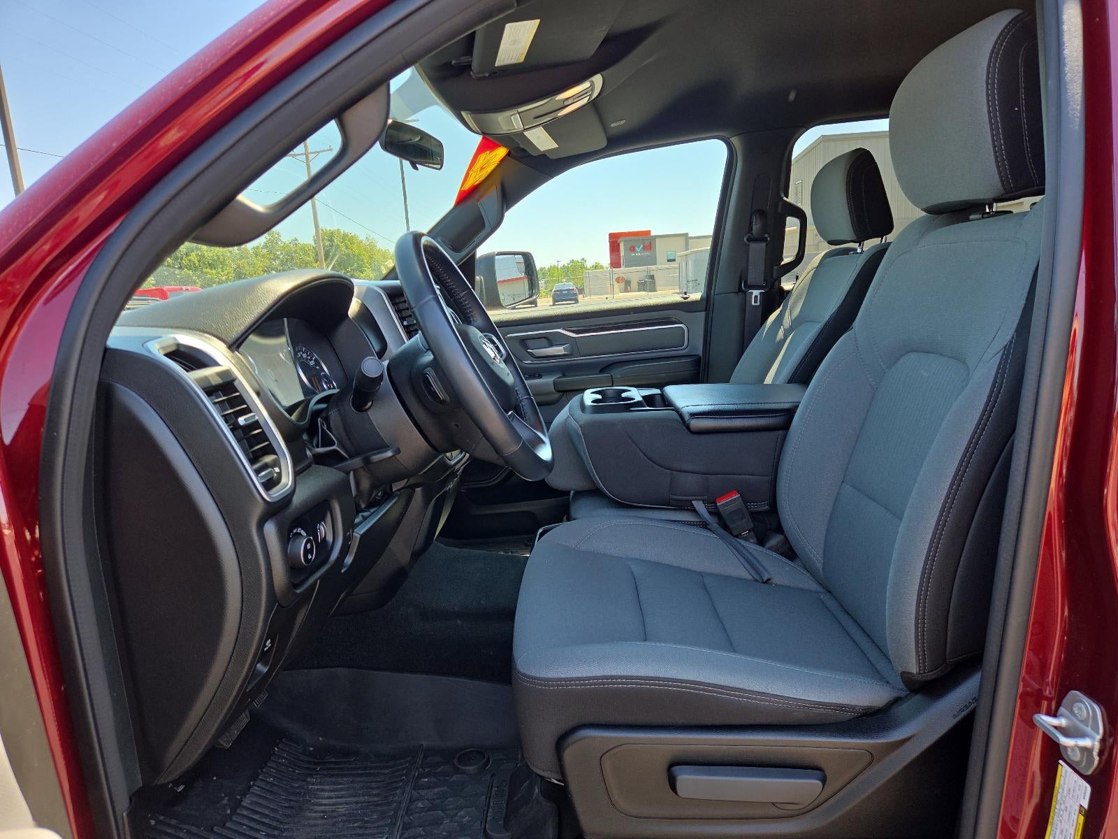 2022 RAM 1500 Big Horn 4x4 Crew Cab 5'7" Box