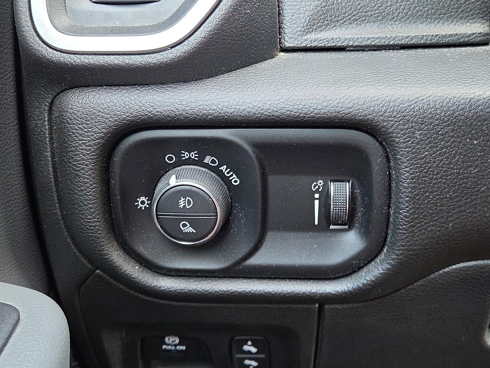 2022 RAM 1500 Big Horn 4x4 Crew Cab 5'7" Box