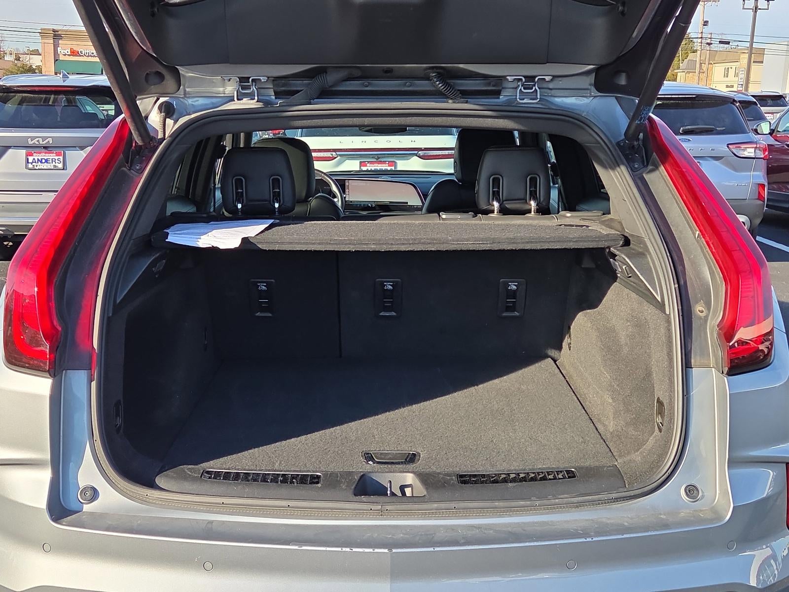 2024 Cadillac XT4 FWD 4dr Premium Luxury