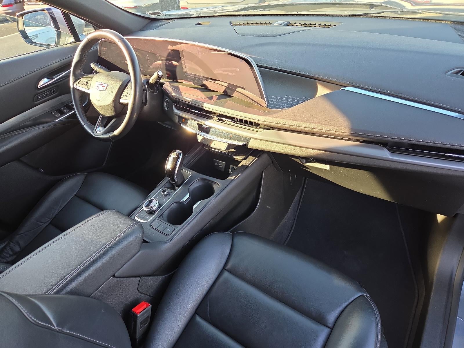 2024 Cadillac XT4 FWD 4dr Premium Luxury