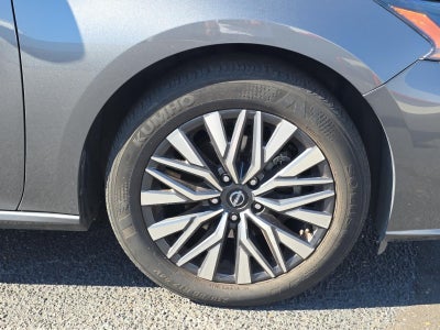 2024 Nissan Altima 2.5 SV Sedan