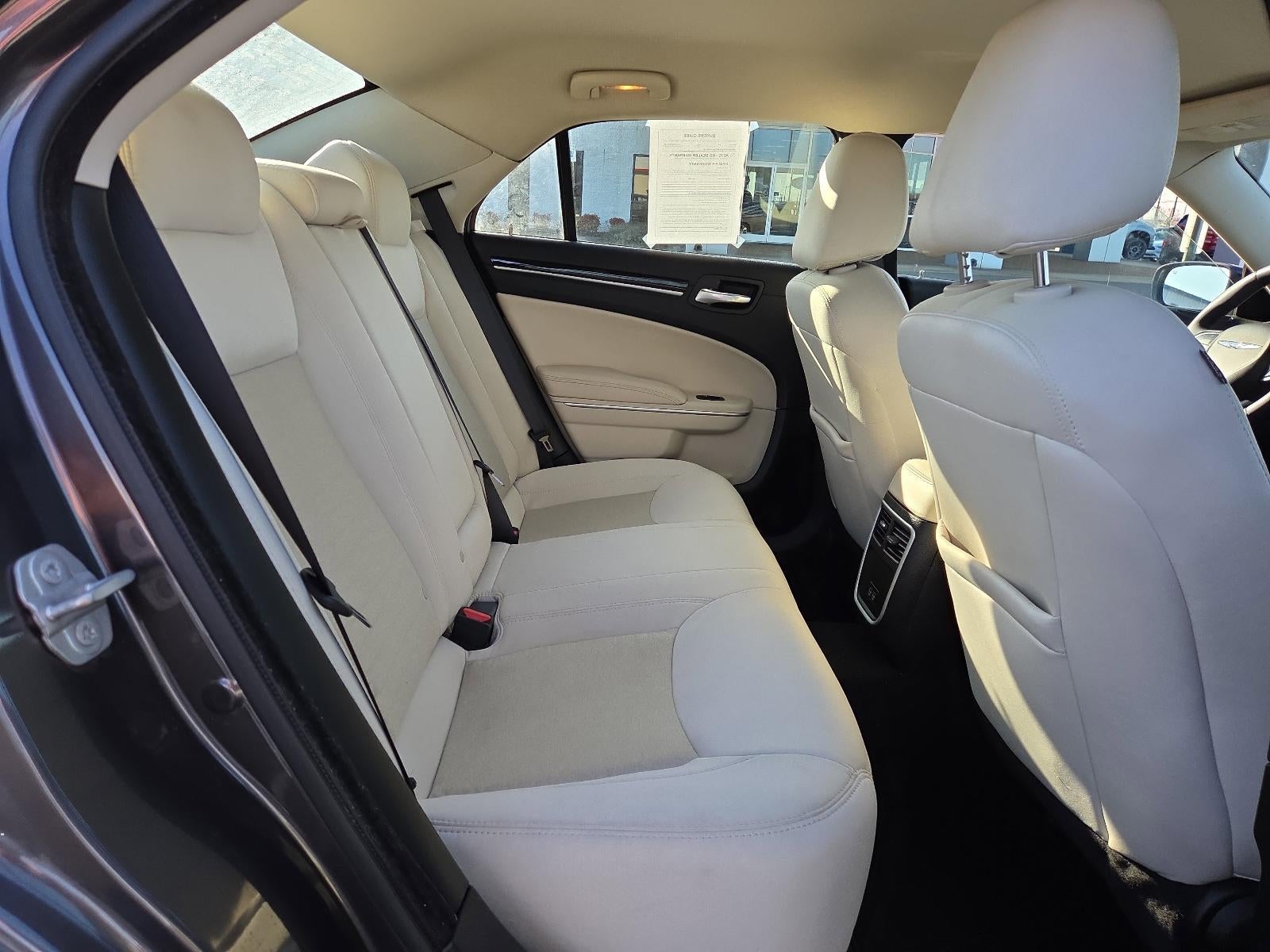 2023 Chrysler 300 Touring RWD