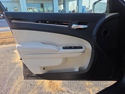 2023 Chrysler 300 Touring RWD