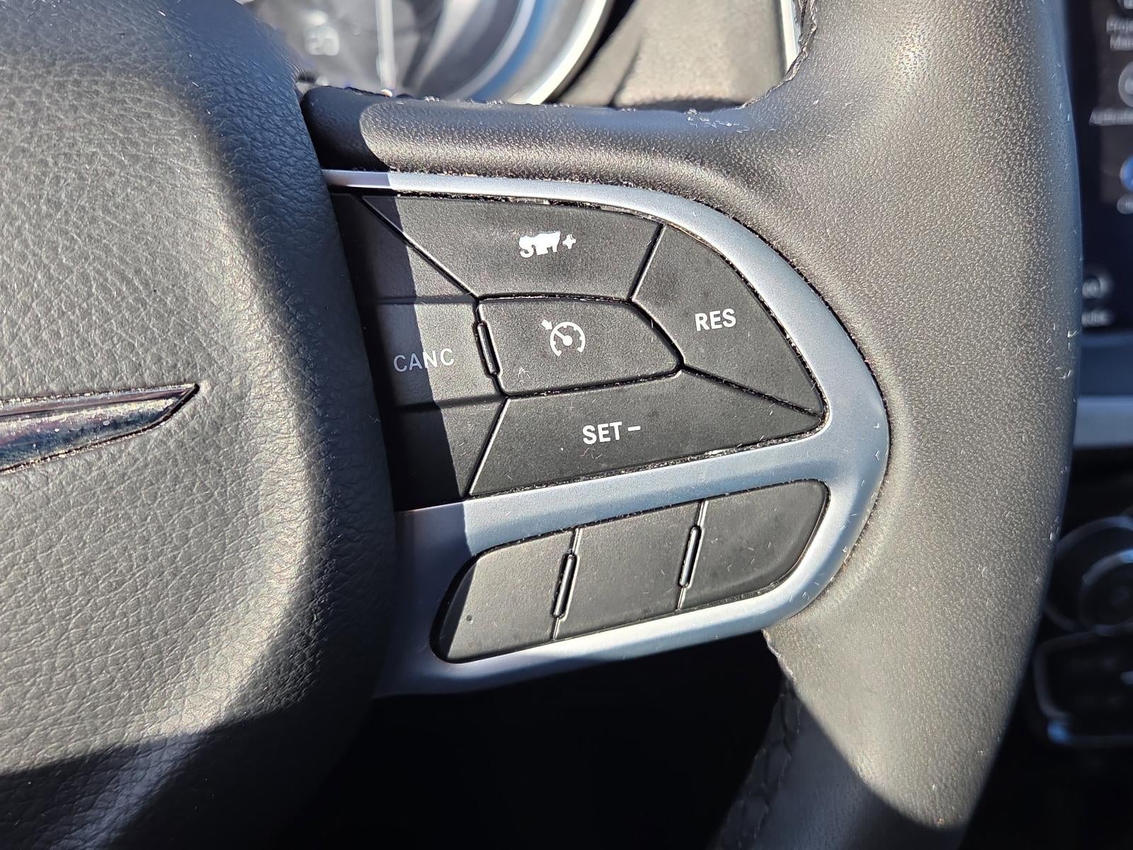 2023 Chrysler 300 Touring RWD