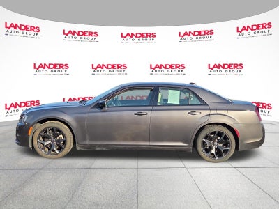 2023 Chrysler 300 Touring RWD