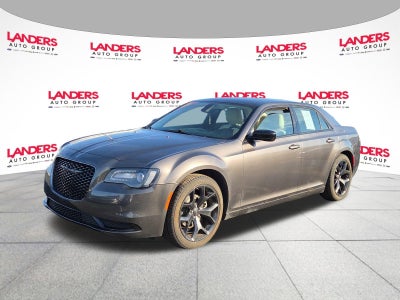 2023 Chrysler 300 Touring RWD