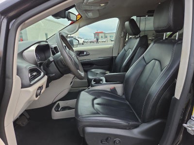 2023 Chrysler Pacifica Touring L FWD