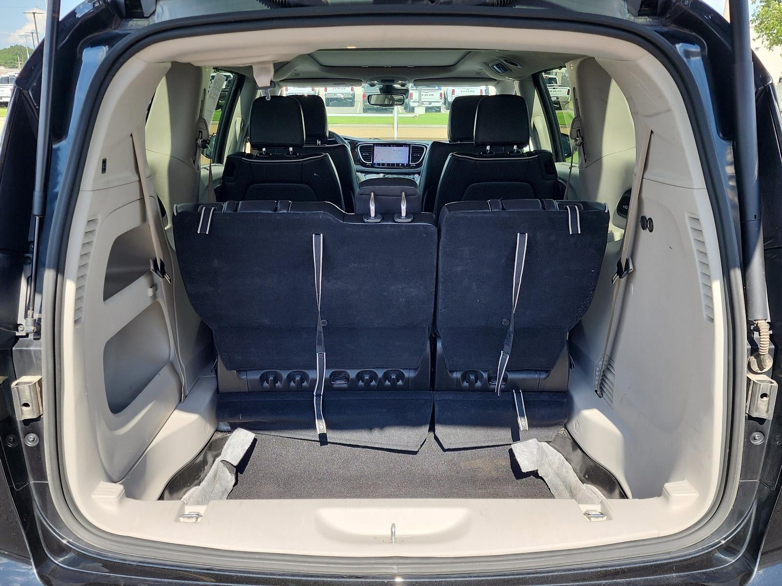 2023 Chrysler Pacifica Limited FWD