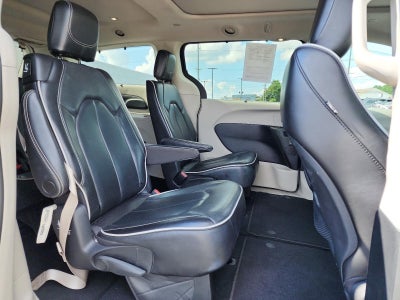2023 Chrysler Pacifica Limited FWD
