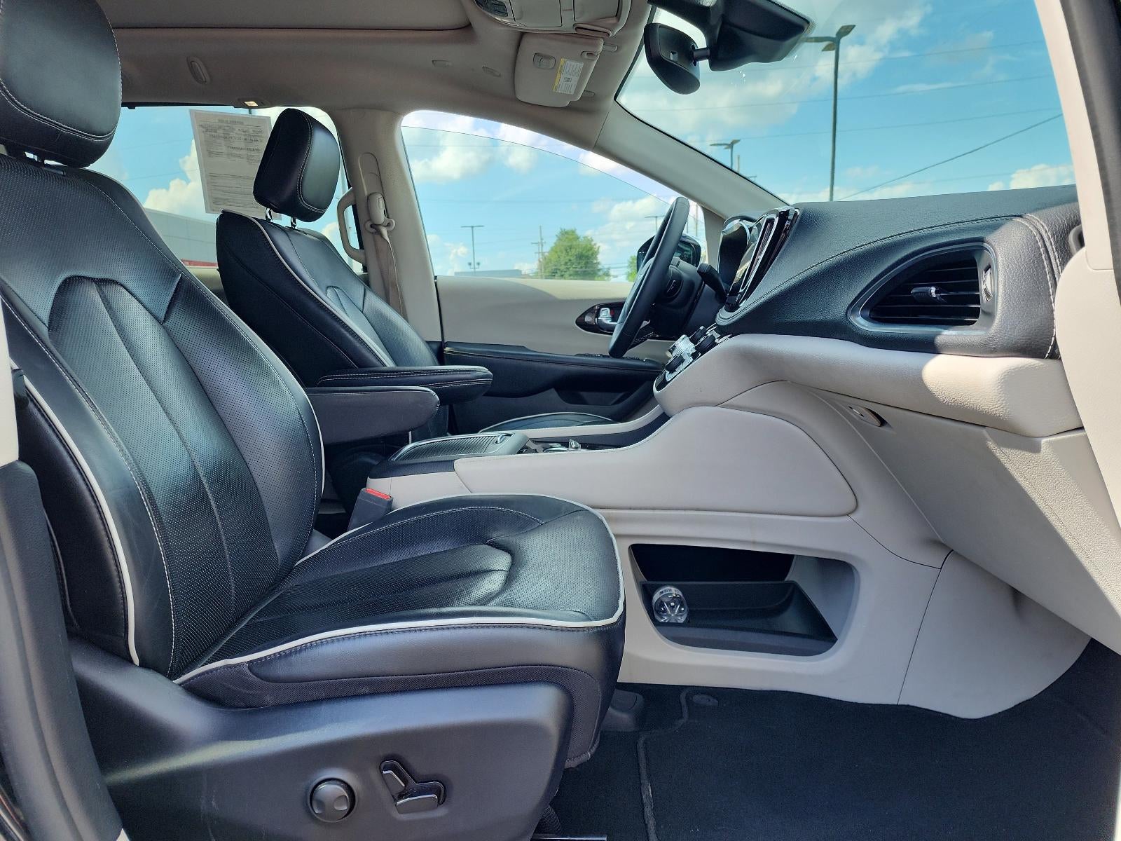 2023 Chrysler Pacifica Limited FWD