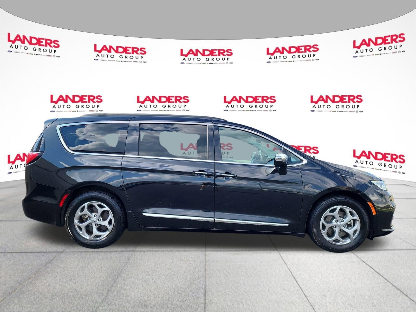 2023 Chrysler Pacifica Limited FWD