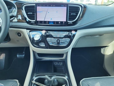 2023 Chrysler Pacifica Limited FWD