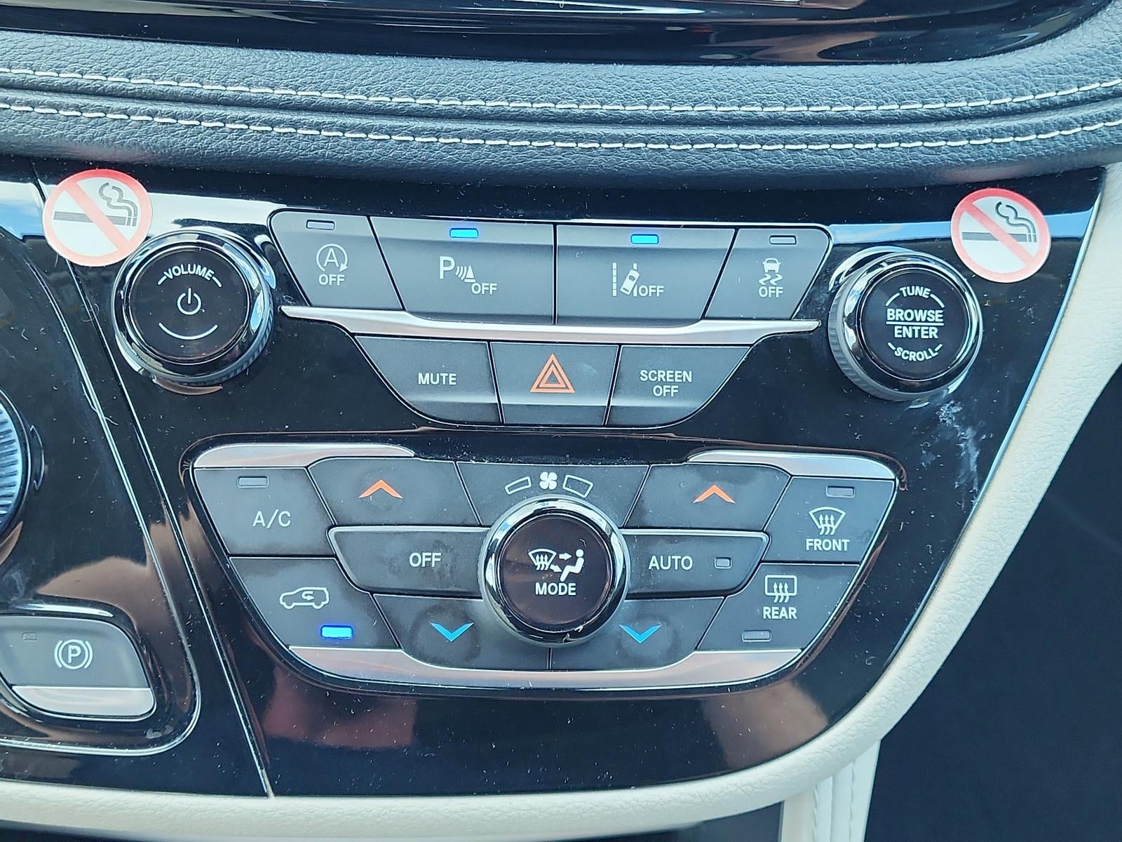 2023 Chrysler Pacifica Limited FWD