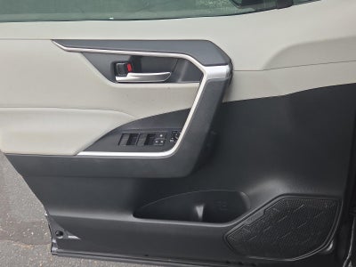 2020 Toyota RAV4 XLE FWD (GS)