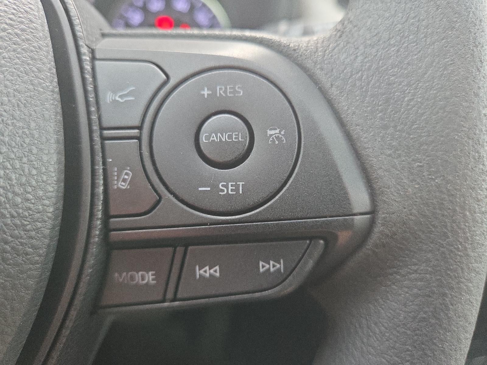 2020 Toyota RAV4 XLE FWD (GS)
