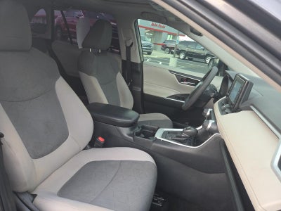 2020 Toyota RAV4 XLE FWD (GS)