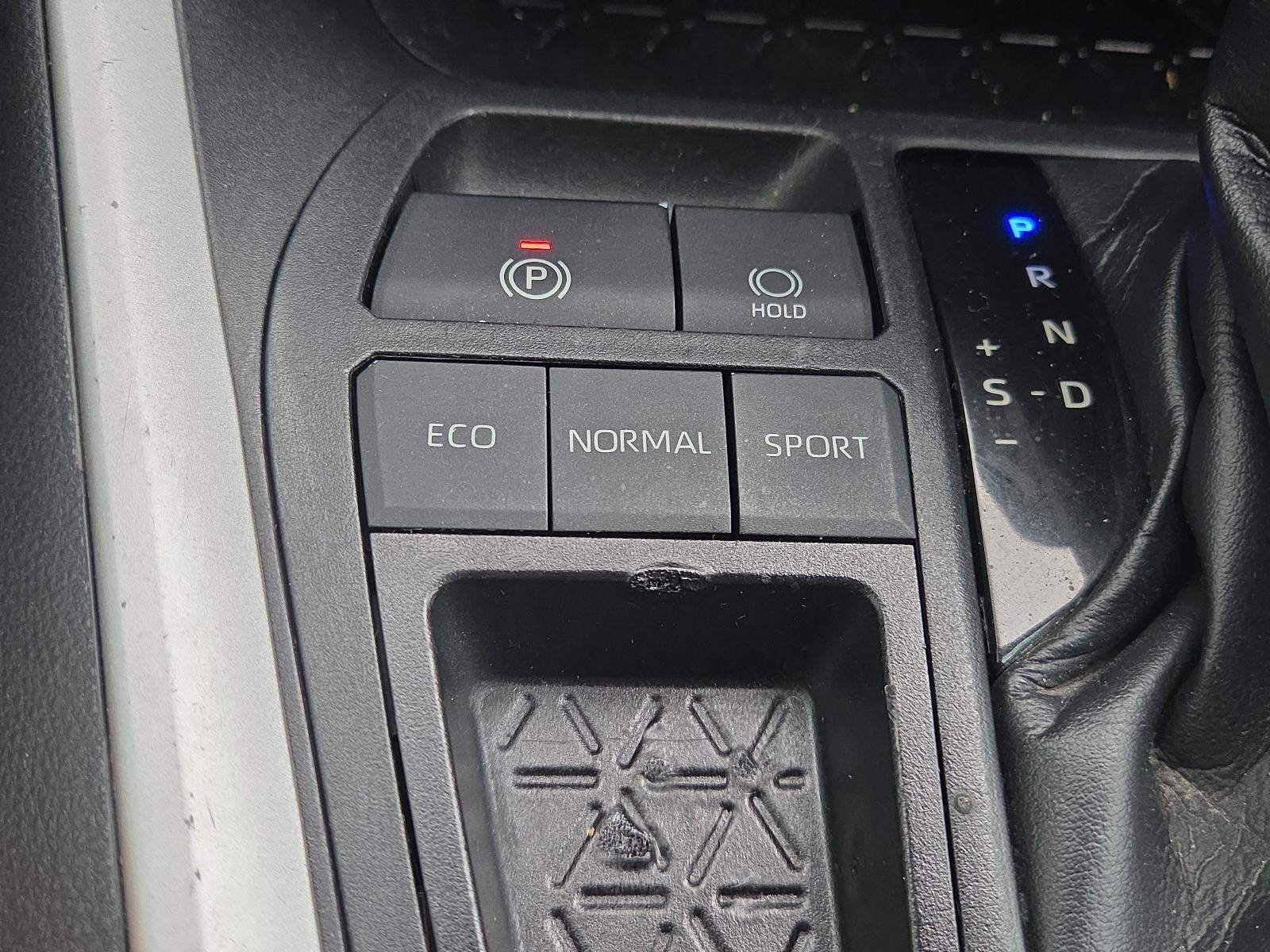 2020 Toyota RAV4 XLE FWD (GS)