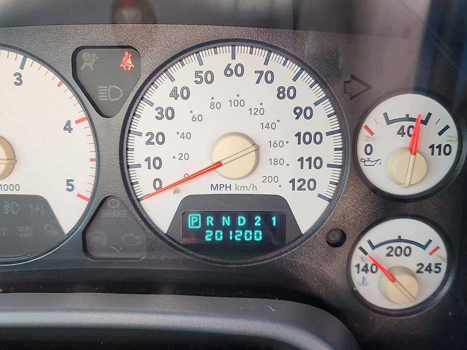 2006 Dodge Ram 3500 4WD Quad Cab 8 Ft Box DRW ST