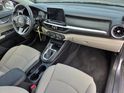 2023 Kia Forte LXS IVT