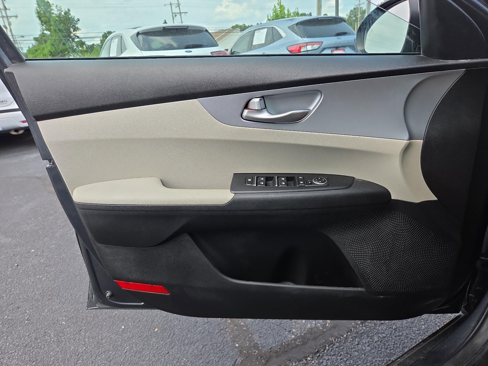 2023 Kia Forte LXS IVT