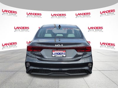 2023 Kia Forte LXS IVT