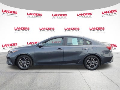 2023 Kia Forte LXS IVT