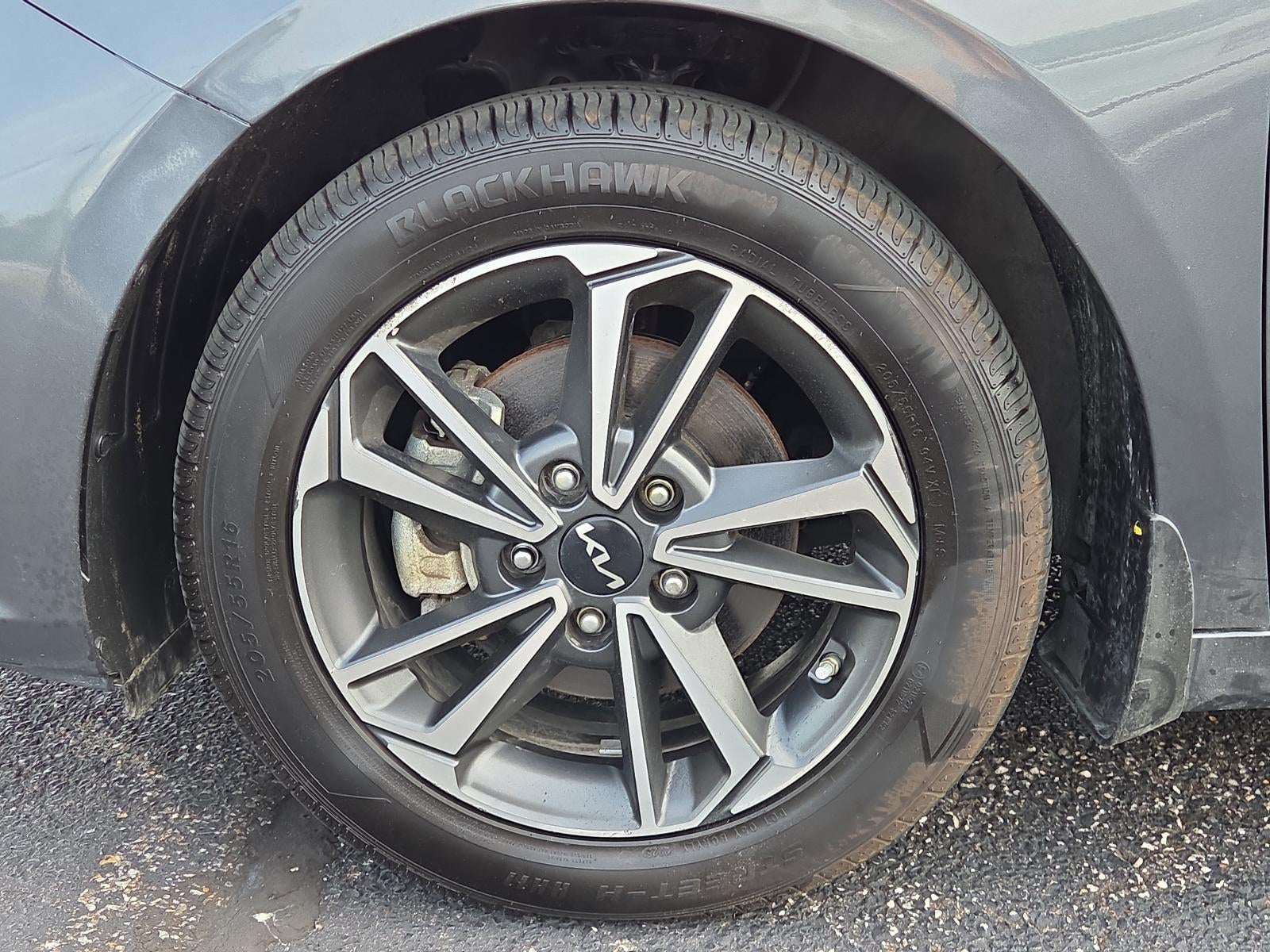 2023 Kia Forte LXS IVT