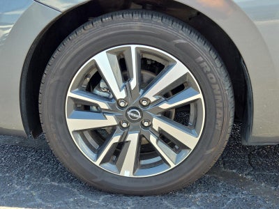 2024 Nissan Versa SV CVT