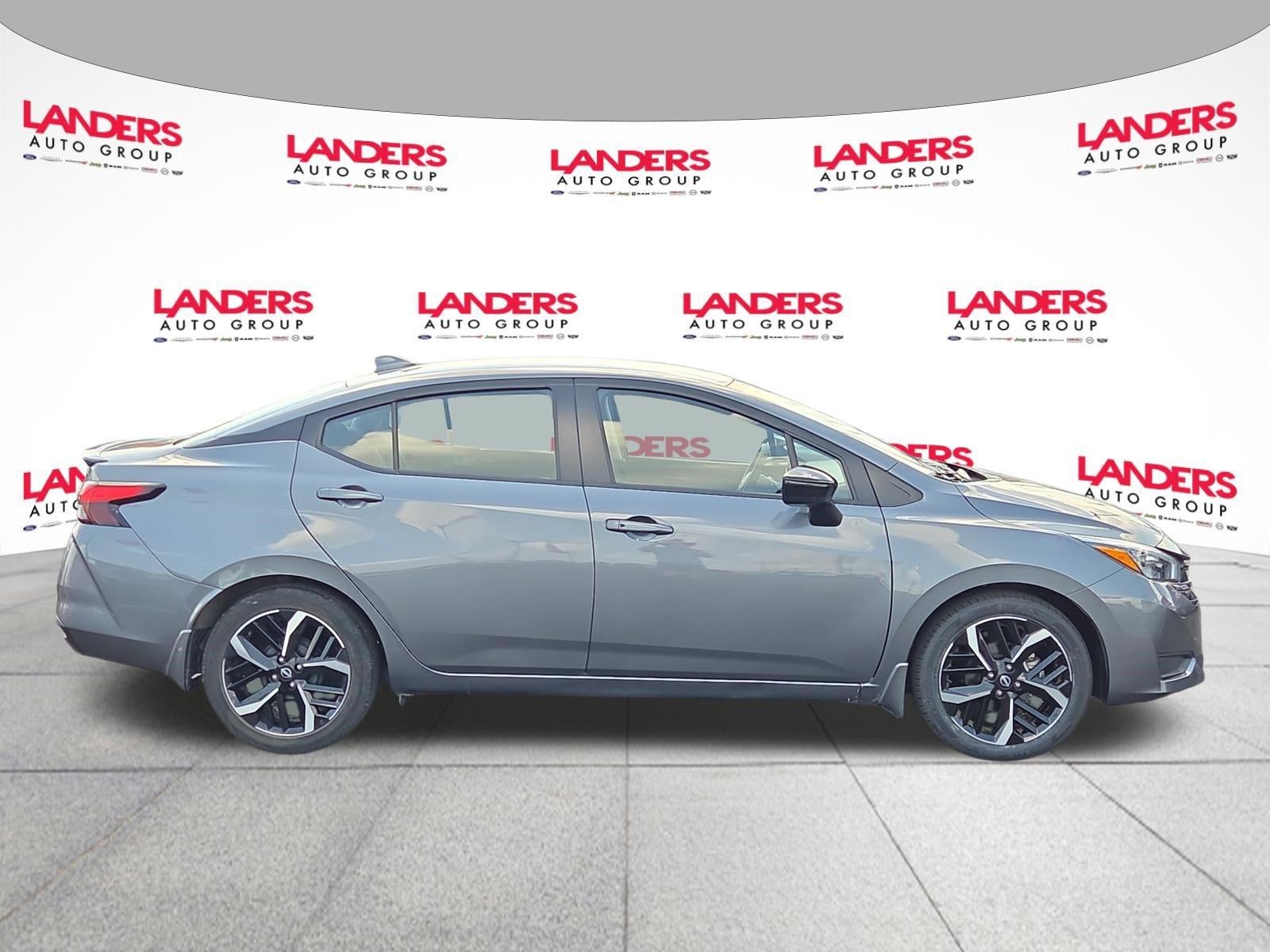 2024 Nissan Versa SR CVT