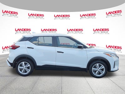 2023 Nissan Kicks S FWD