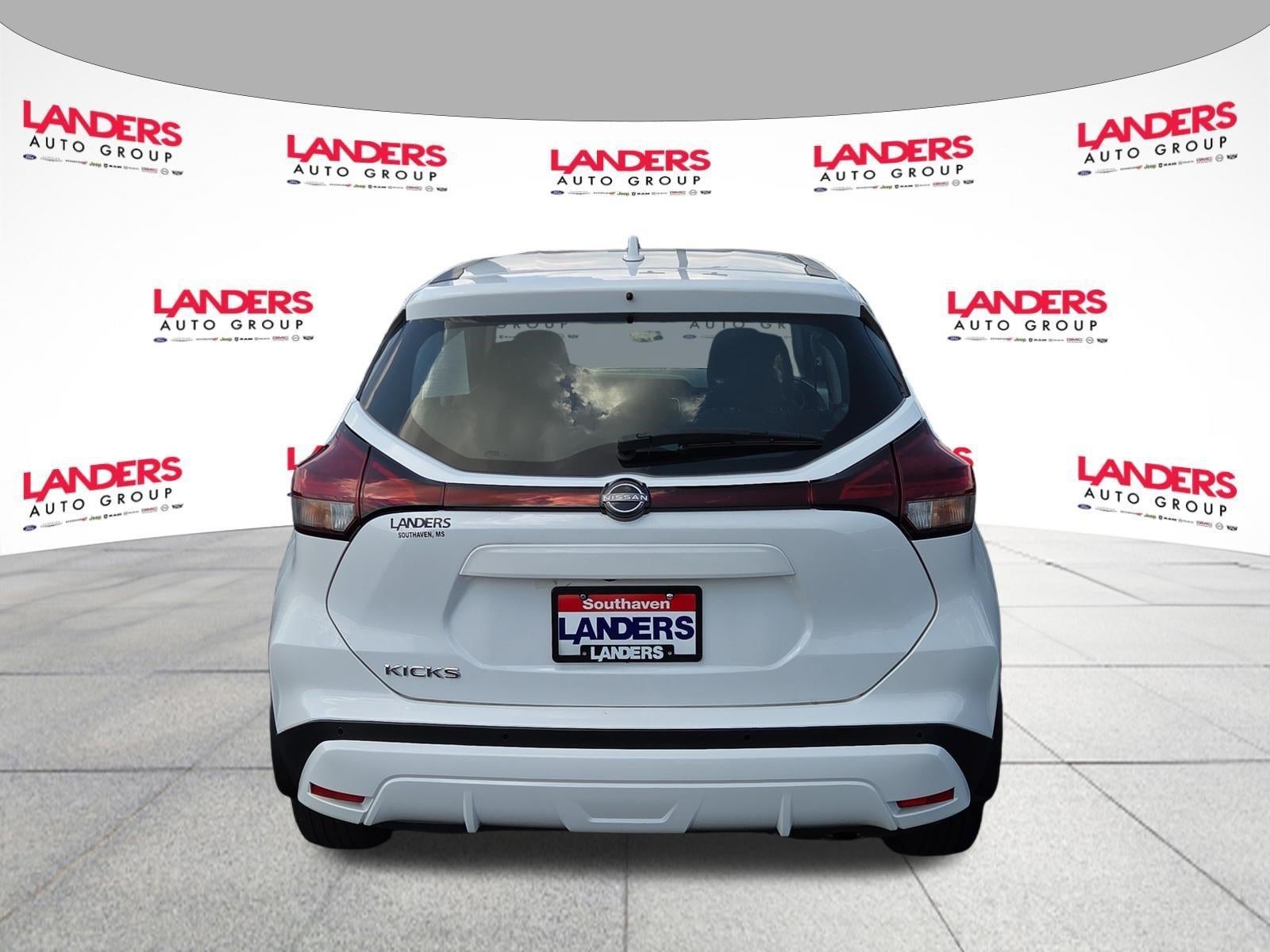 2023 Nissan Kicks S FWD