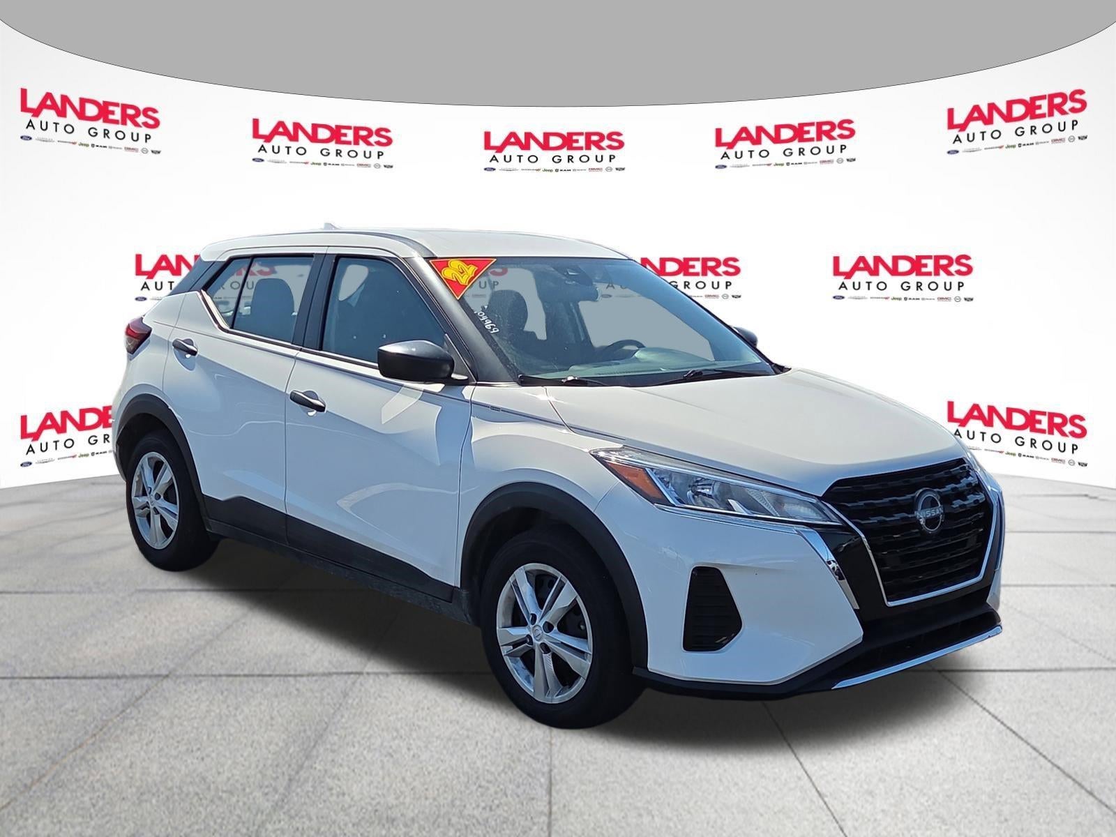 2022 Nissan Kicks S FWD