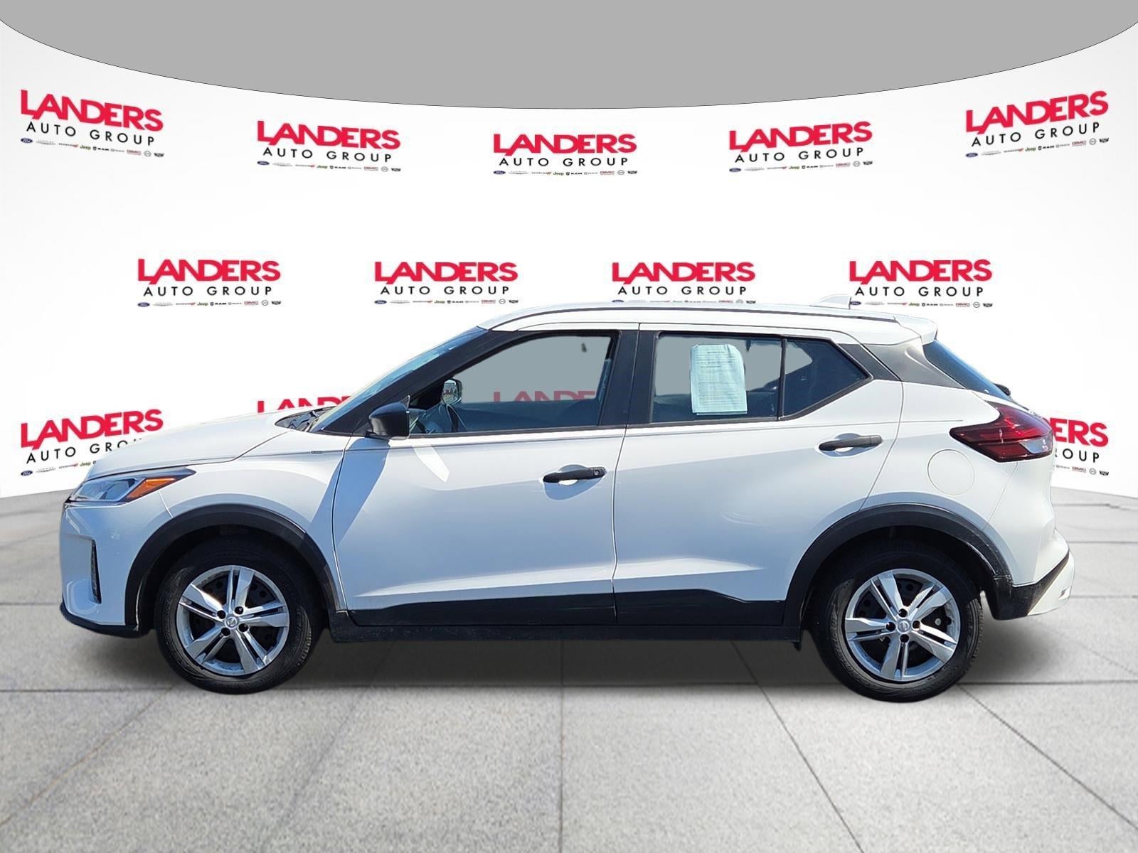 2022 Nissan Kicks S FWD