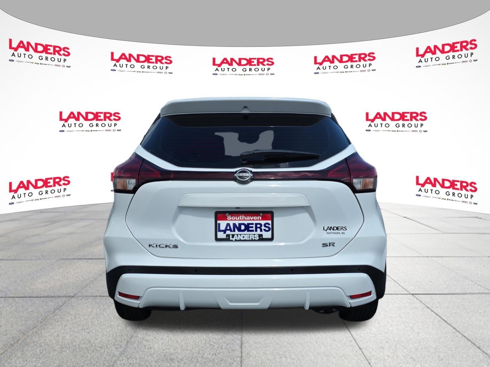 2023 Nissan Kicks SR FWD