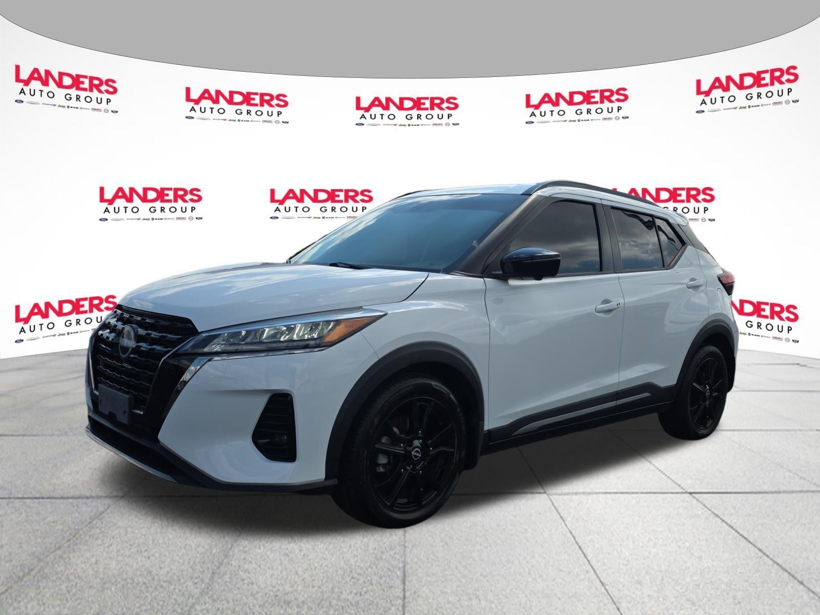 2023 Nissan Kicks SR FWD