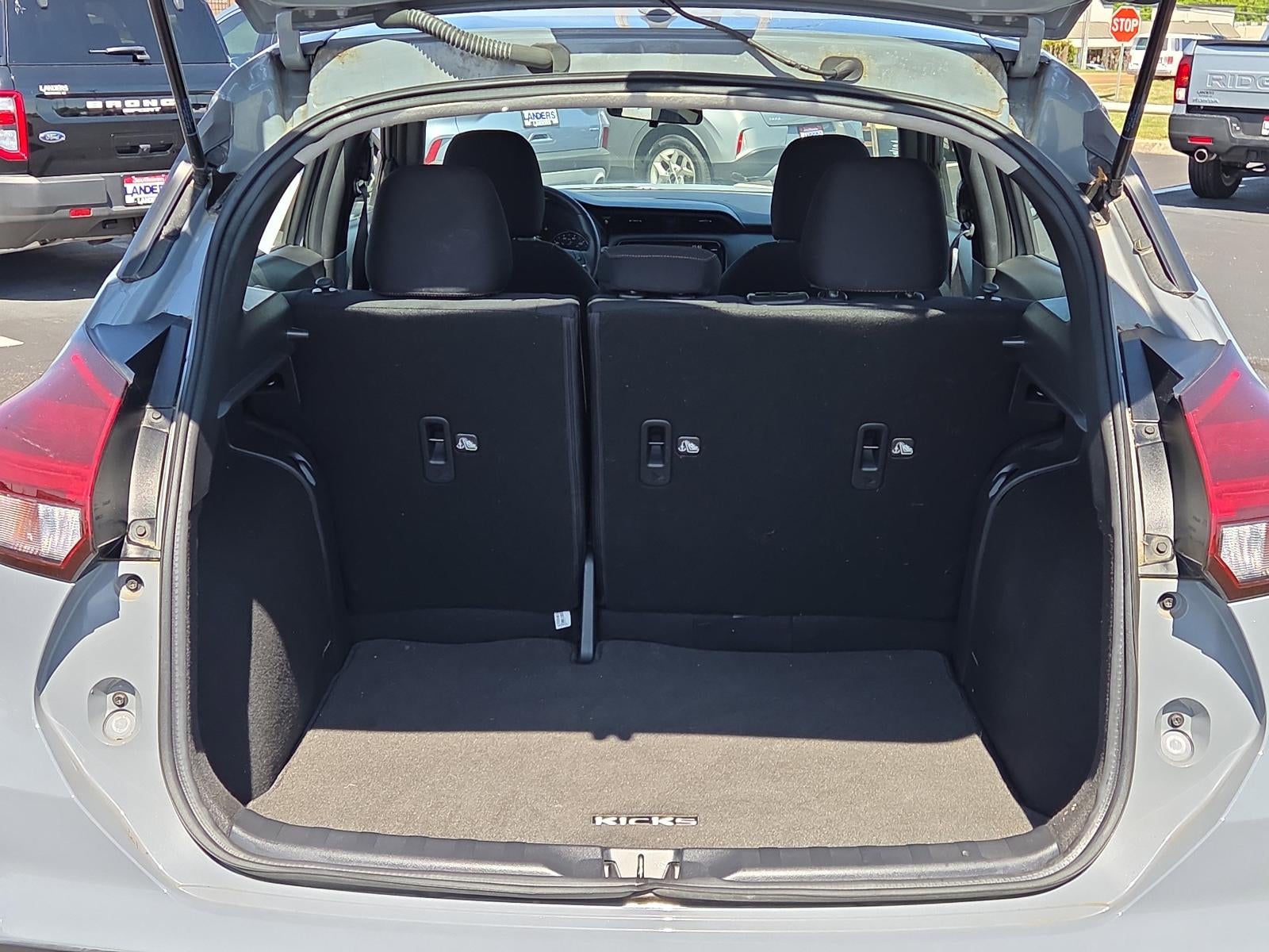 2023 Nissan Kicks SR FWD