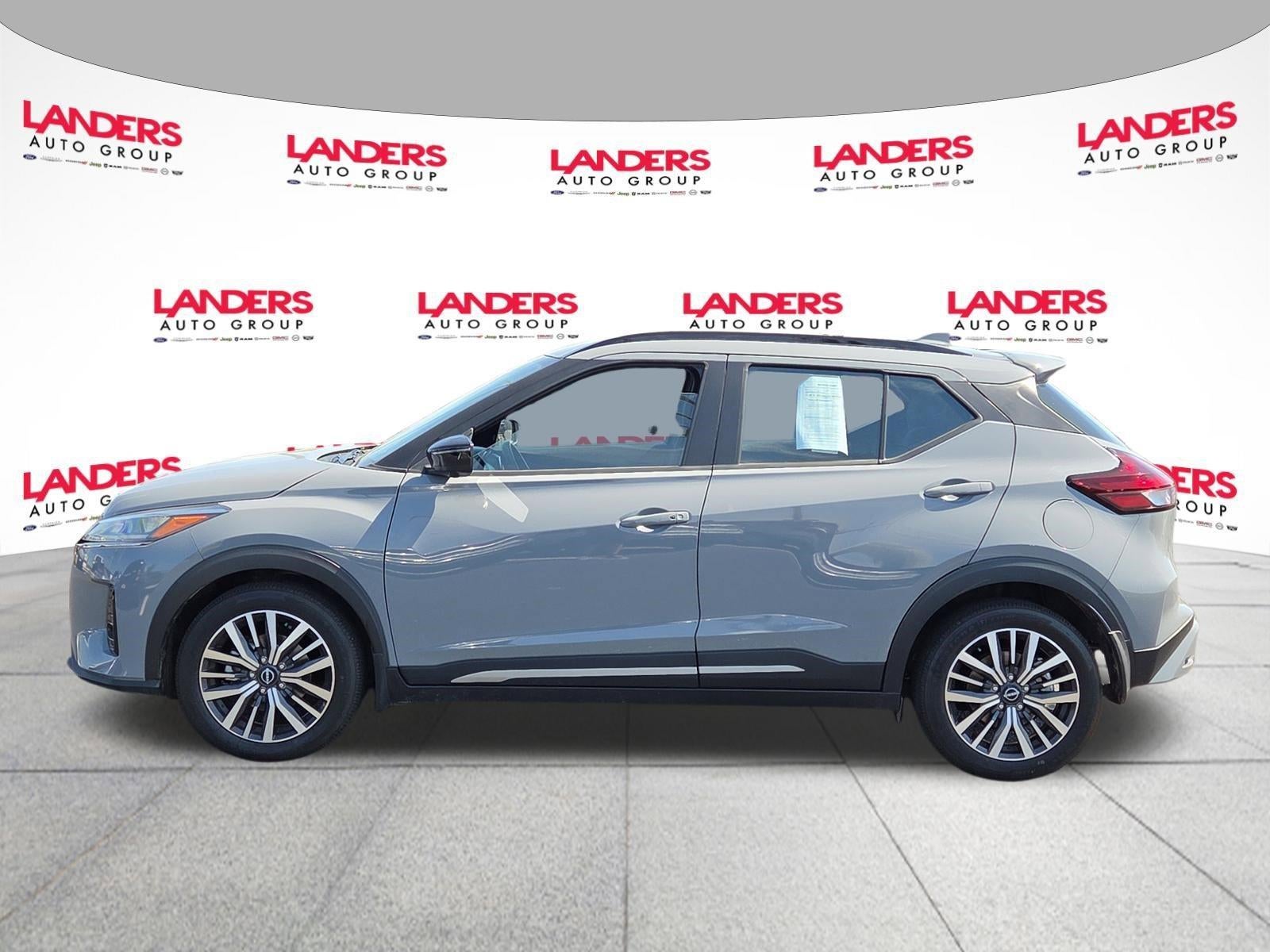 2023 Nissan Kicks SR FWD
