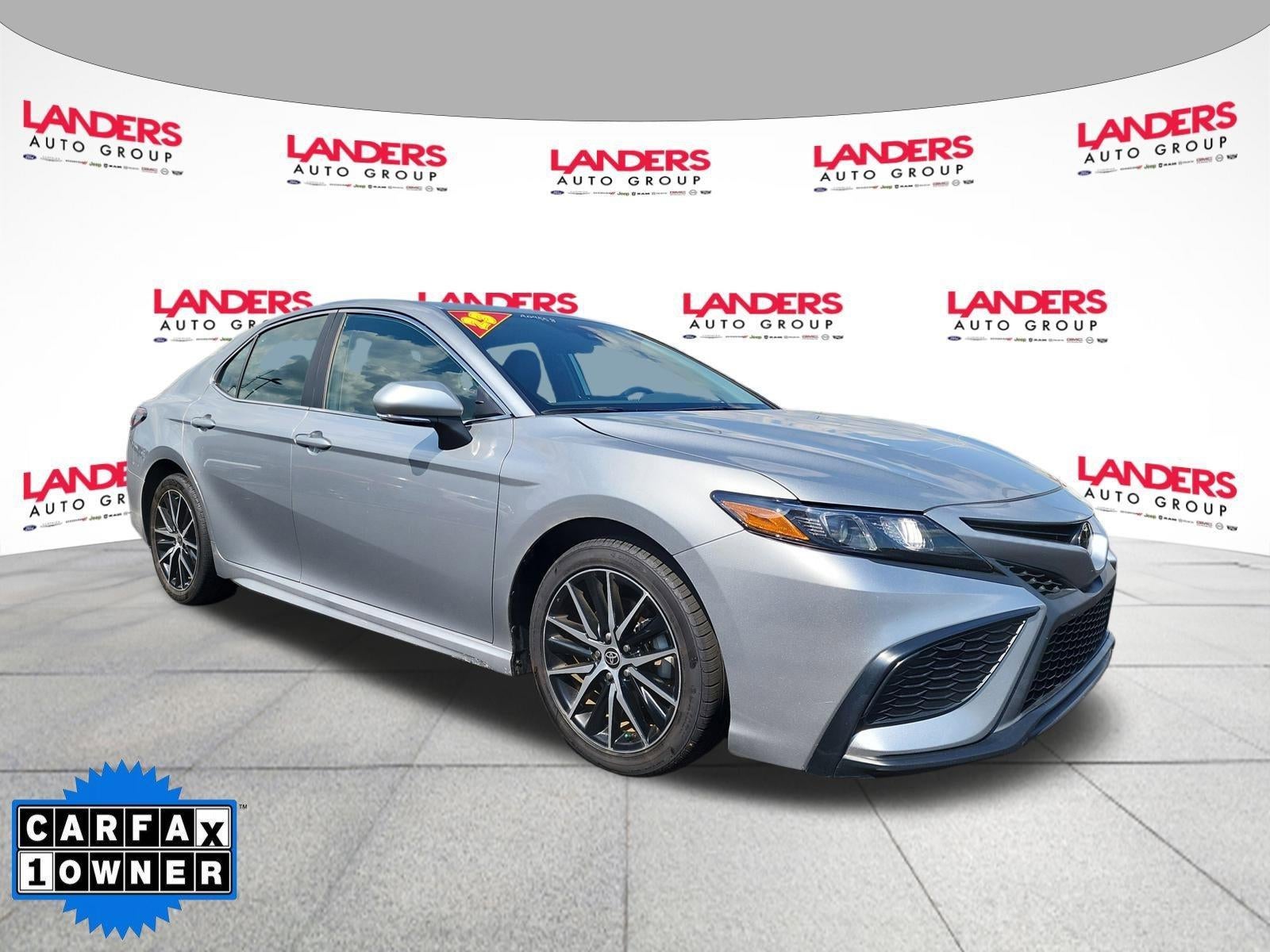 2023 Toyota Camry SE Auto (SE)