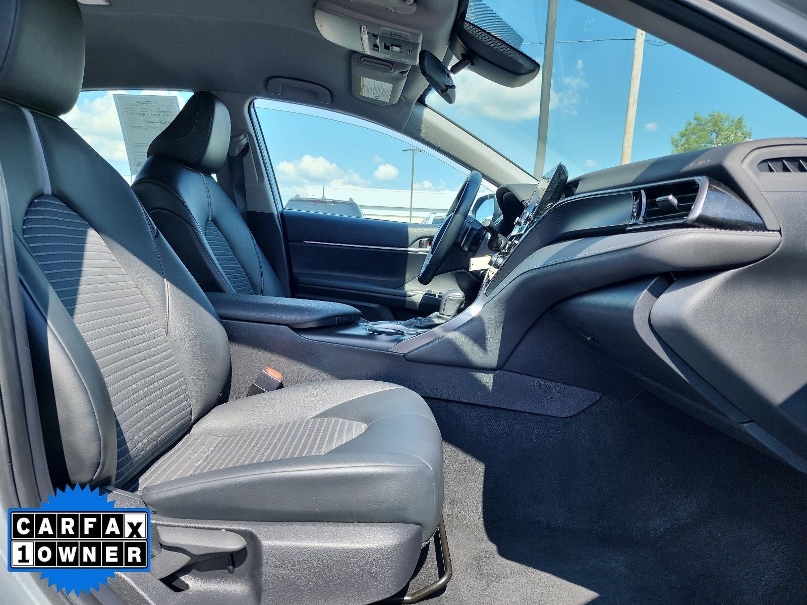 2023 Toyota Camry SE Auto (SE)