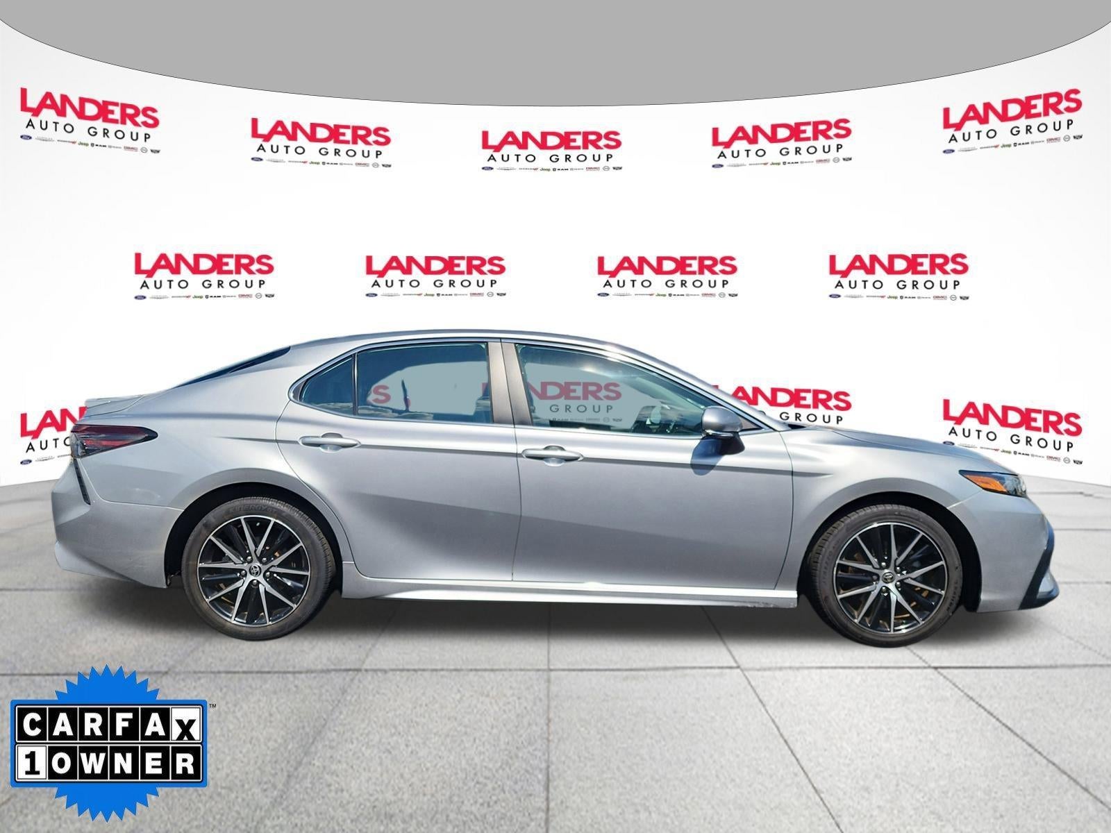 2023 Toyota Camry SE Auto (SE)