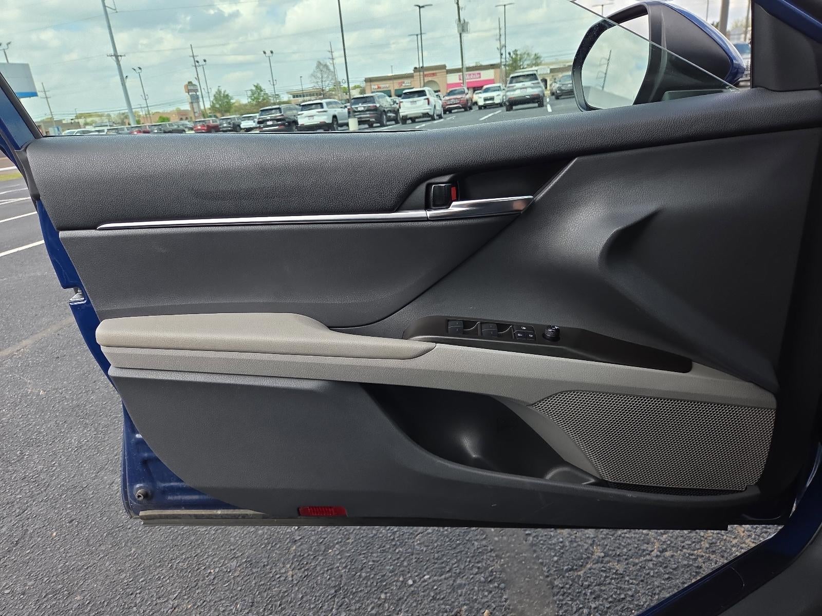 2024 Toyota Camry SE Auto (SE)