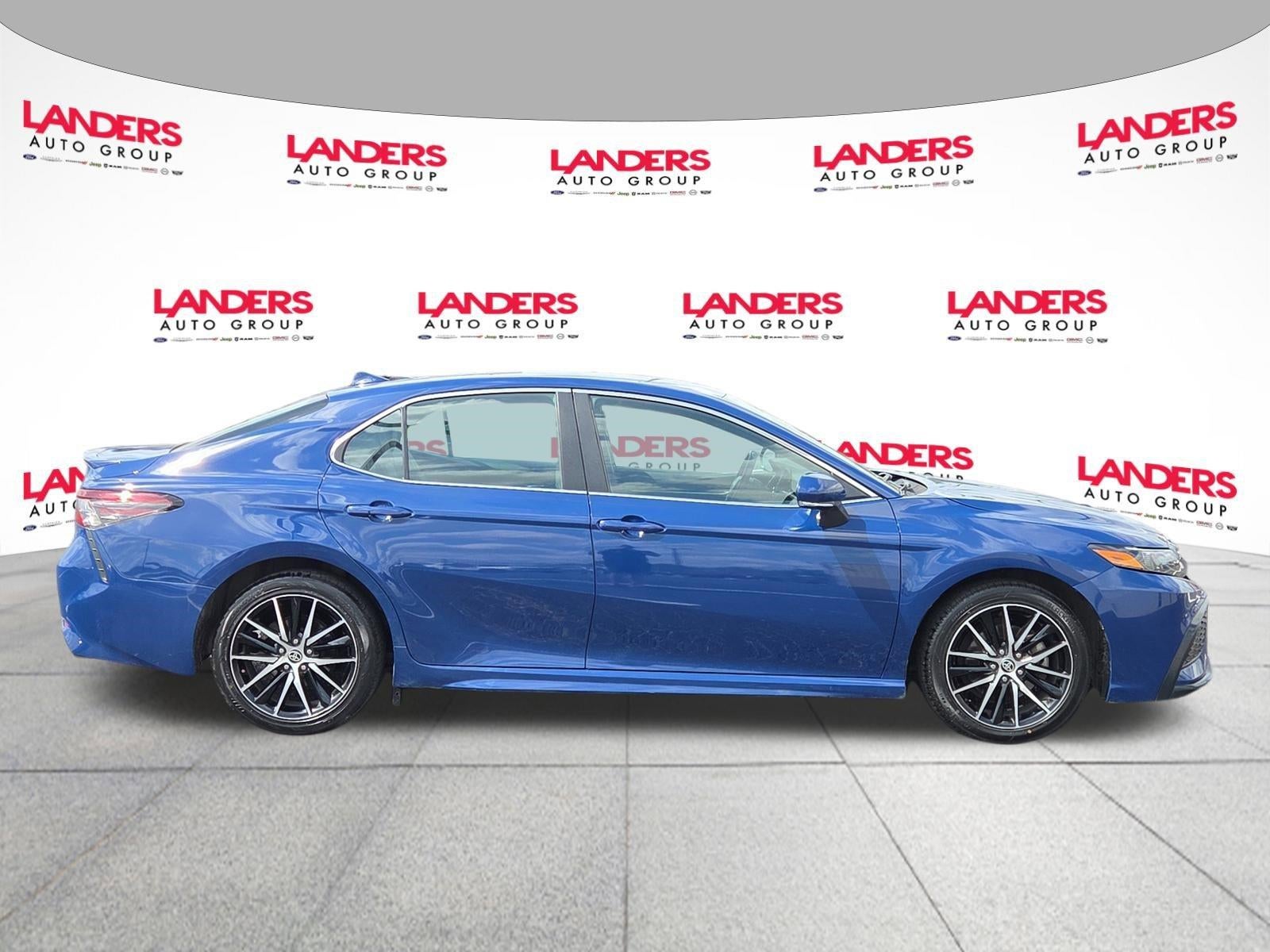2024 Toyota Camry SE Auto (SE)