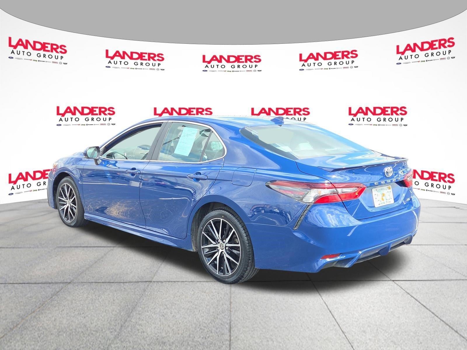 2024 Toyota Camry SE Auto (SE)