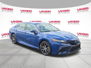 2024 Toyota Camry SE Auto (SE)
