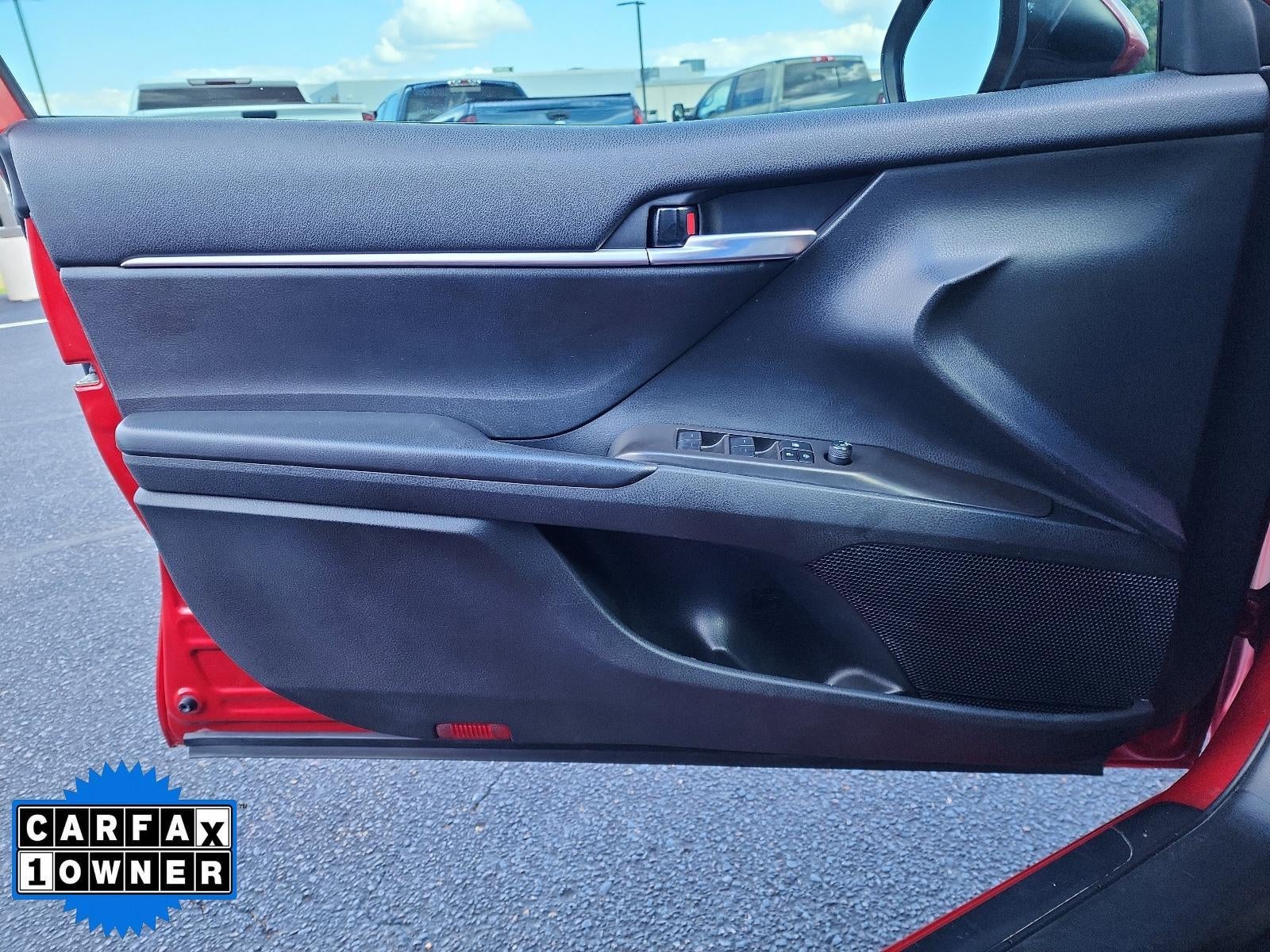 2023 Toyota Camry SE Auto (SE)