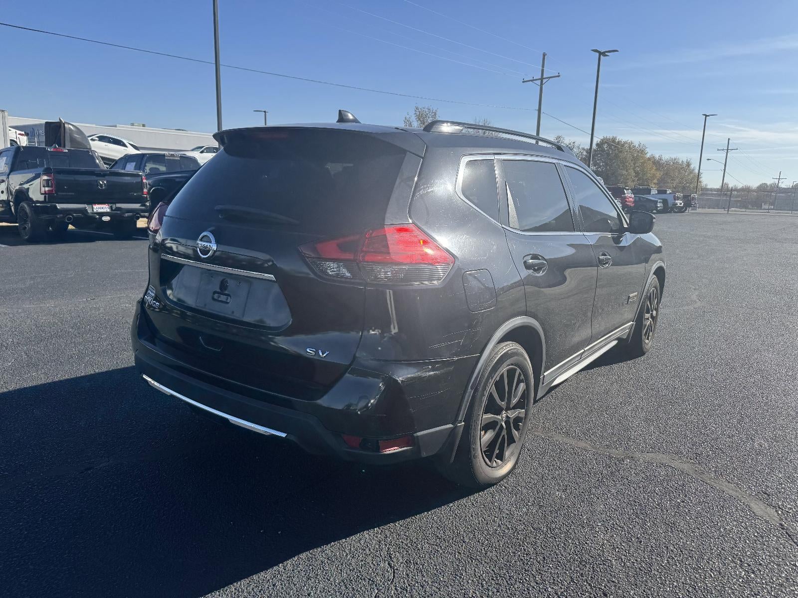 2017 Nissan Rogue FWD SV