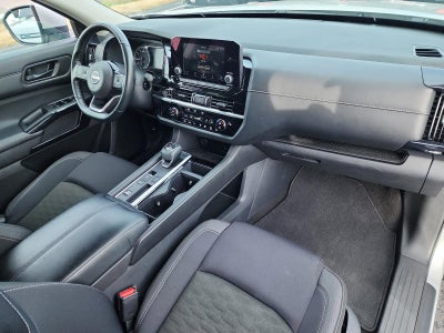 2023 Nissan Pathfinder SV 2WD