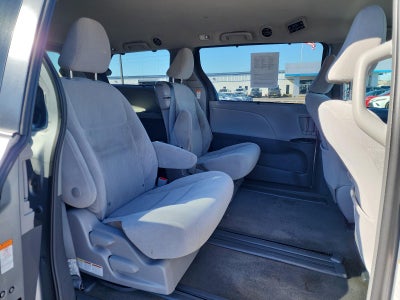 2018 Toyota Sienna LE FWD 8-Passenger (Natl)